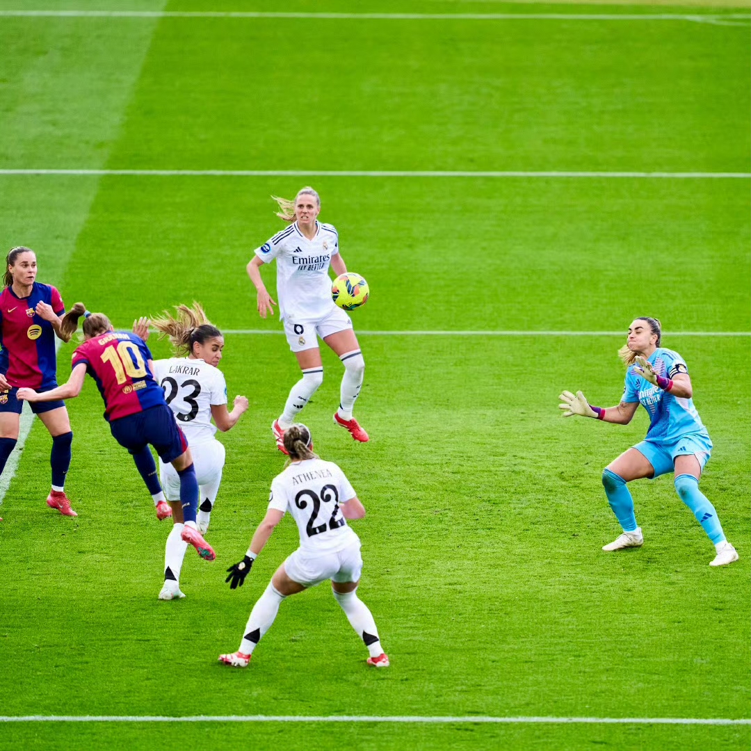 包含克罗托内大胜佛罗伦萨,取得宝贵三分的词条 包含克罗托内大胜佛罗伦萨,取得宝贵三分的词条