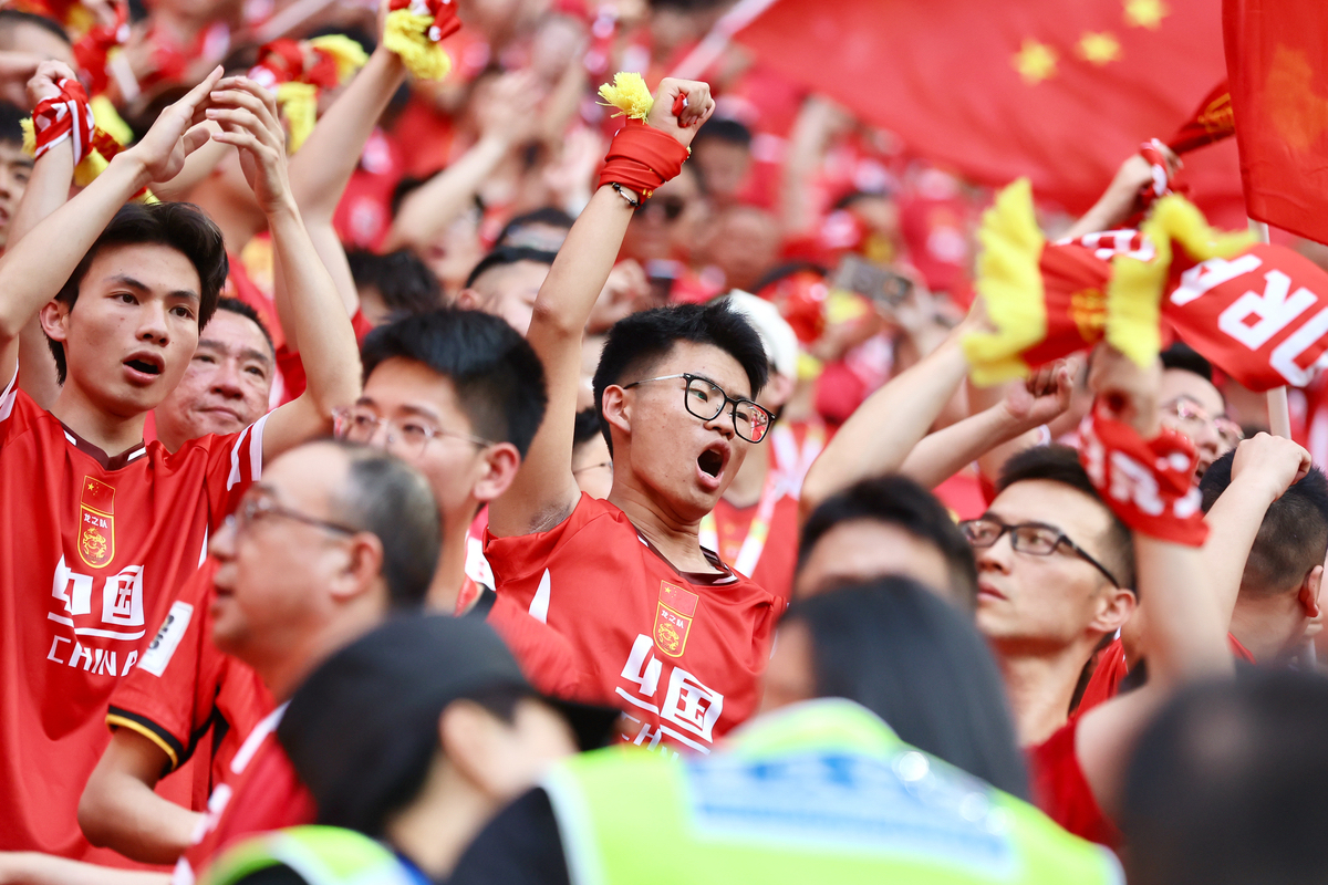 足球比赛如战争,需全力以赴谋胜利 足球比赛如战争,需全力以赴谋胜利