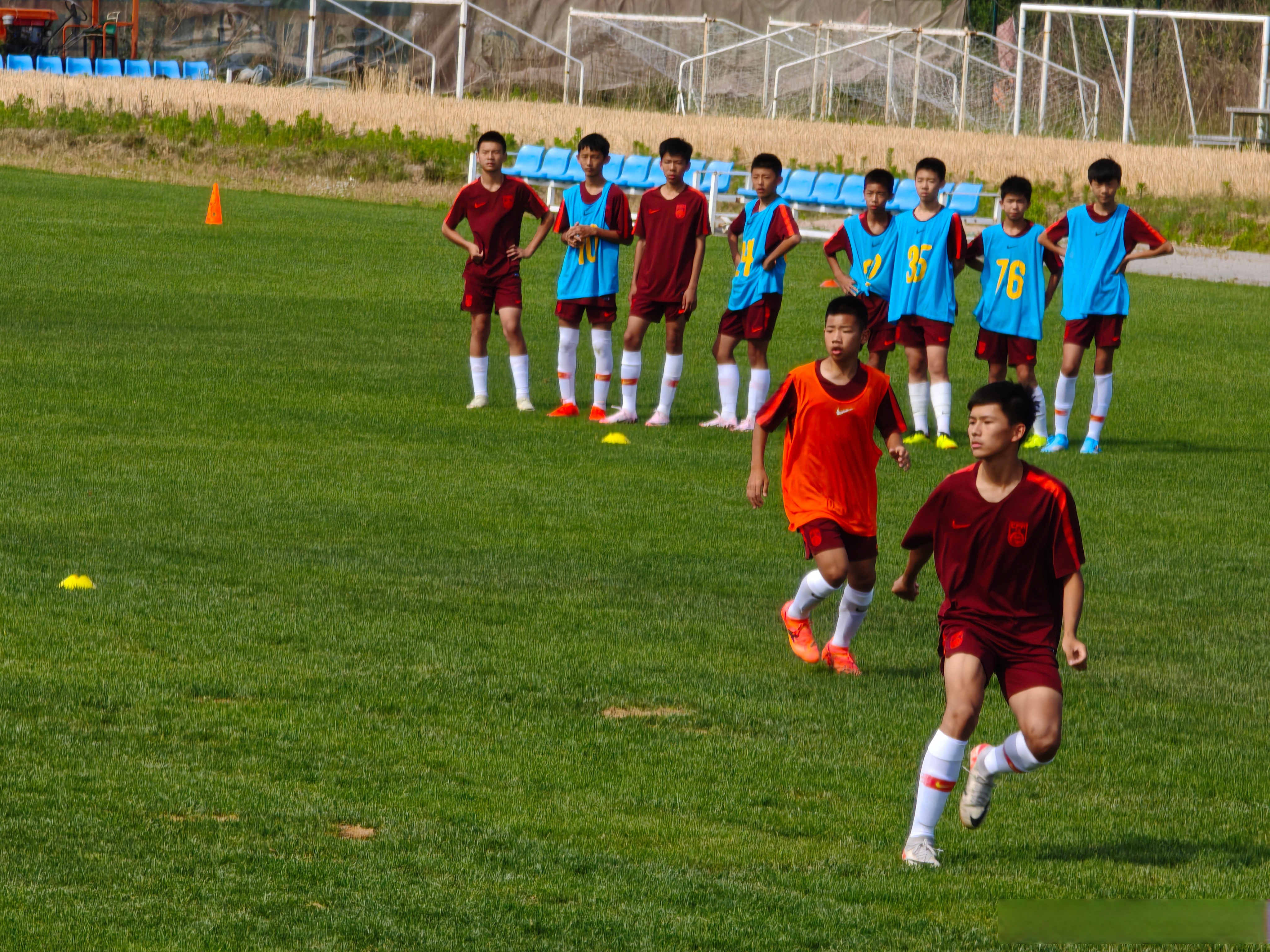 关于青训成效凸显,多名年轻球员进入一线队的信息 关于青训成效凸显,多名年轻球员进入一线队的信息