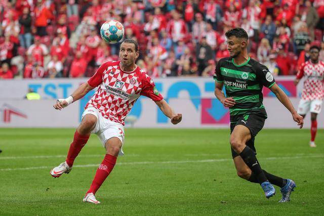 多特蒙德力排强敌,瞄准胜利的简单介绍 多特蒙德力排强敌,瞄准胜利的简单介绍