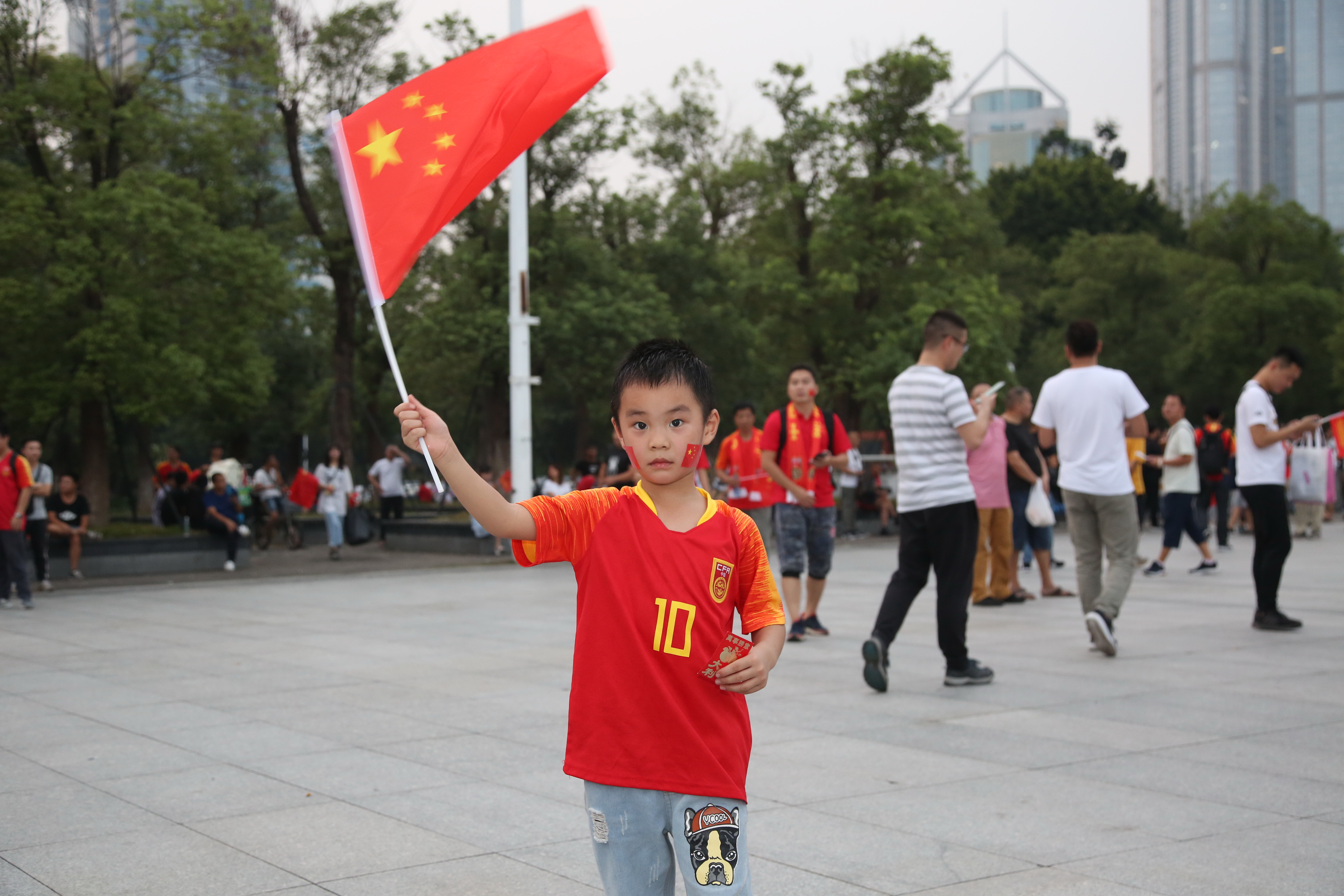 关于华素兰球迷加油助威队伍,为球队助力加成的信息 关于华素兰球迷加油助威队伍,为球队助力加成的信息