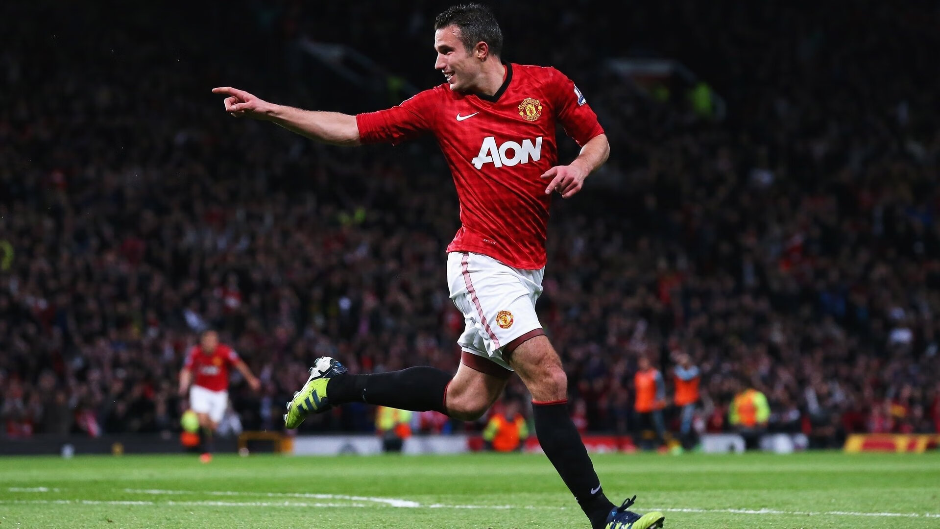 维尼修斯压力下完成爆发，英格兰对阵阿森纳的战术启示