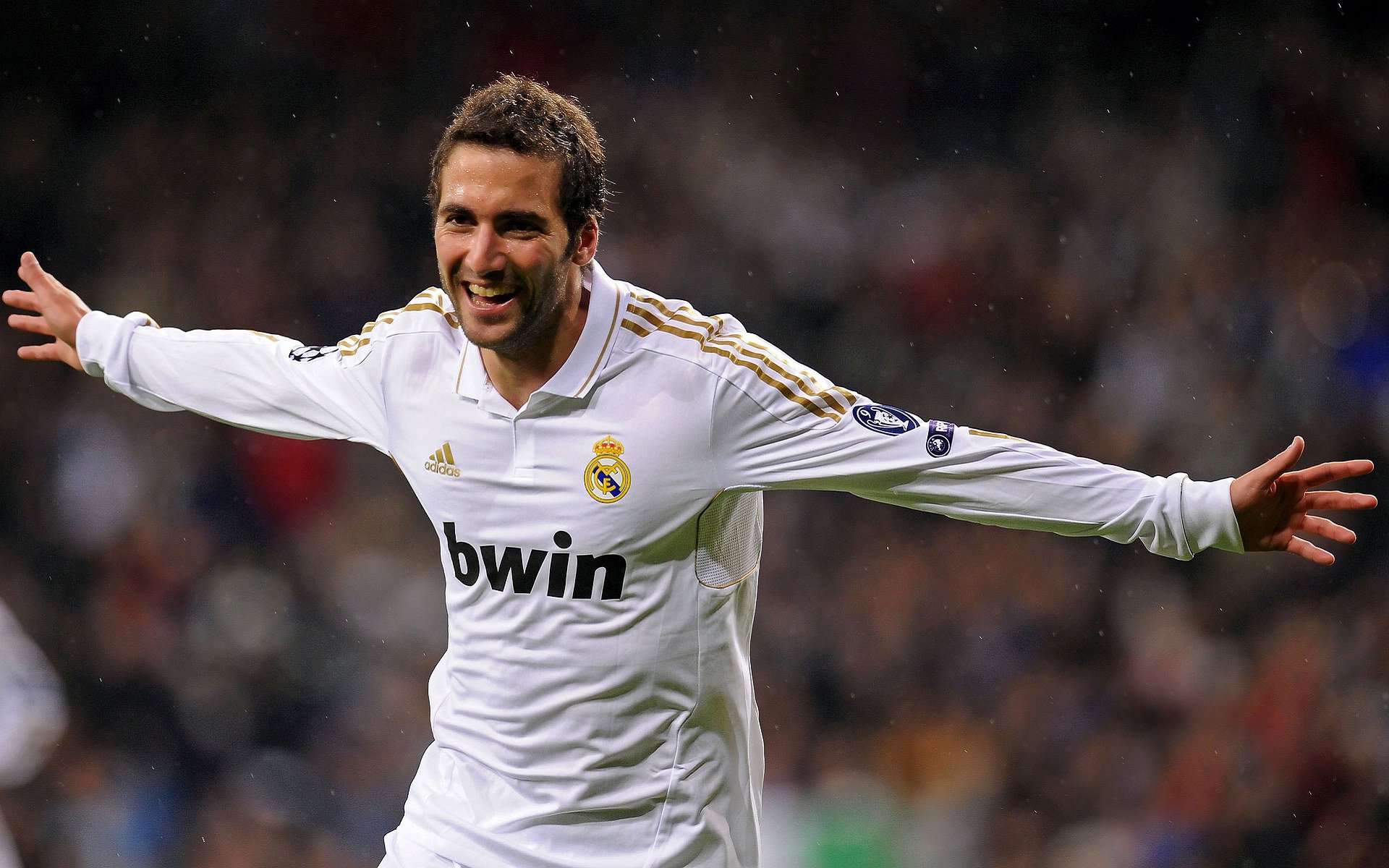 绿茵奇迹，阿尔及利亚国家队在友谊赛最后时刻绝杀莱比锡红牛