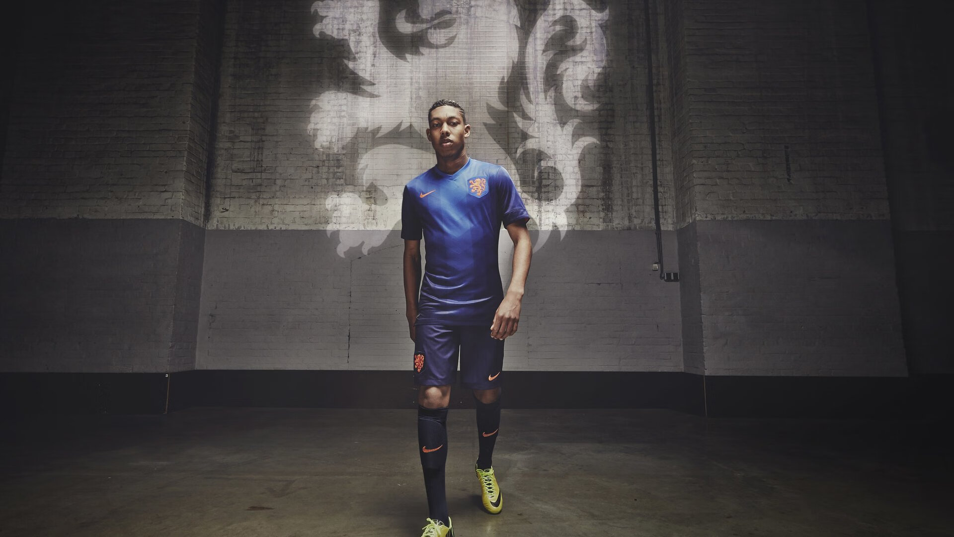 巴雷拉无解破局,墨西哥艺术足球轻取雷恩